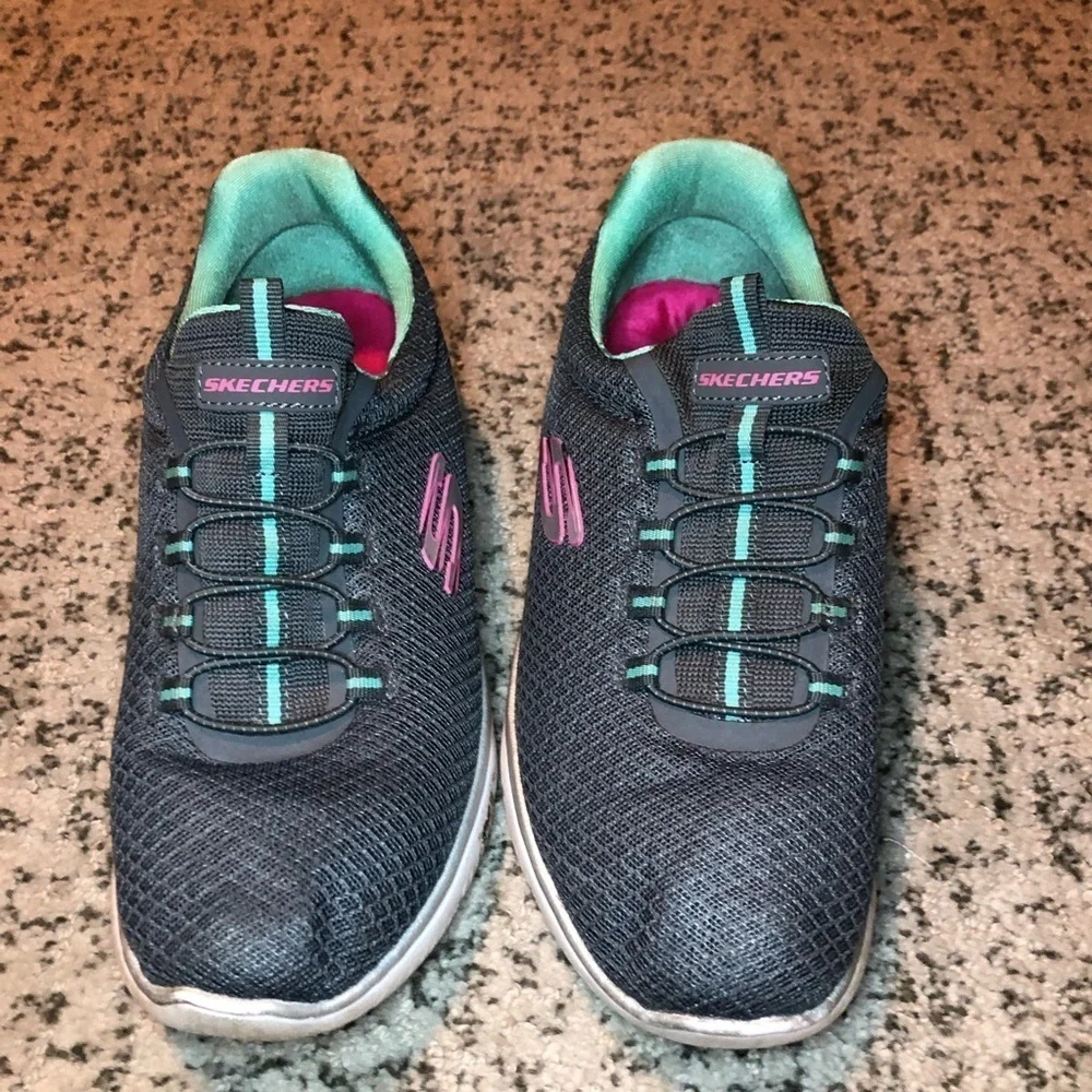 Sketchers Summits Gray Memory Foam Slip On Sneakers Size 9
